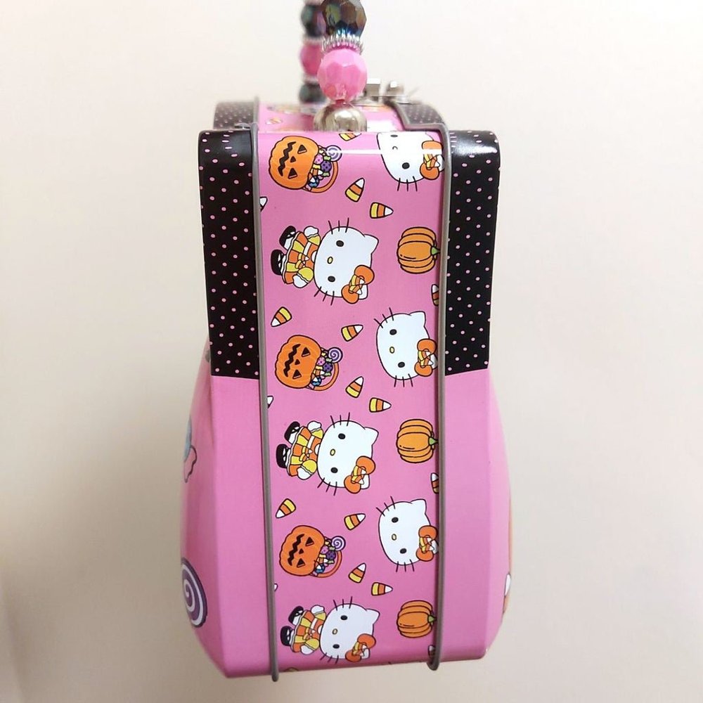 Hello Kitty HALLOWEEN limited edition Tin Purse 2021 CVS Exclusive - Picture 2 of 4